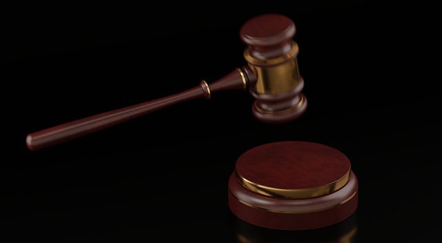 Artículo 444 del Código Penal, Título XIX: Delitos contra la Administración pública. Capítulo IX: De las negociaciones y actividades prohibidas a los funcionarios públicos y de los abusos en el ejercicio de su función Artículo 444 del Código Penal, Título XIX: Delitos contra la Administración pública. Capítulo IX: De las negociaciones y actividades prohibidas a los funcionarios públicos y de los abusos en el ejercicio de su función